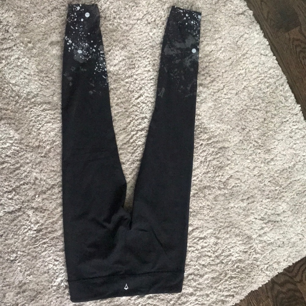 Ivivva long yoga galaxy  pants.